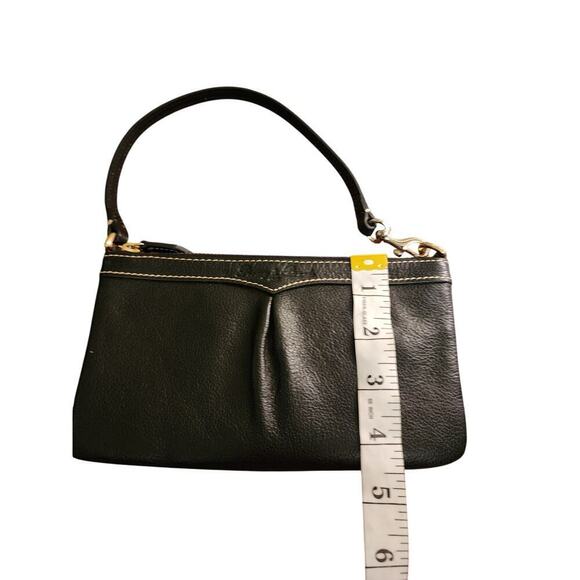 Dooney & Bourke Black Genuine Calf Leather Pleated Wristlet - Picture 9 of 9